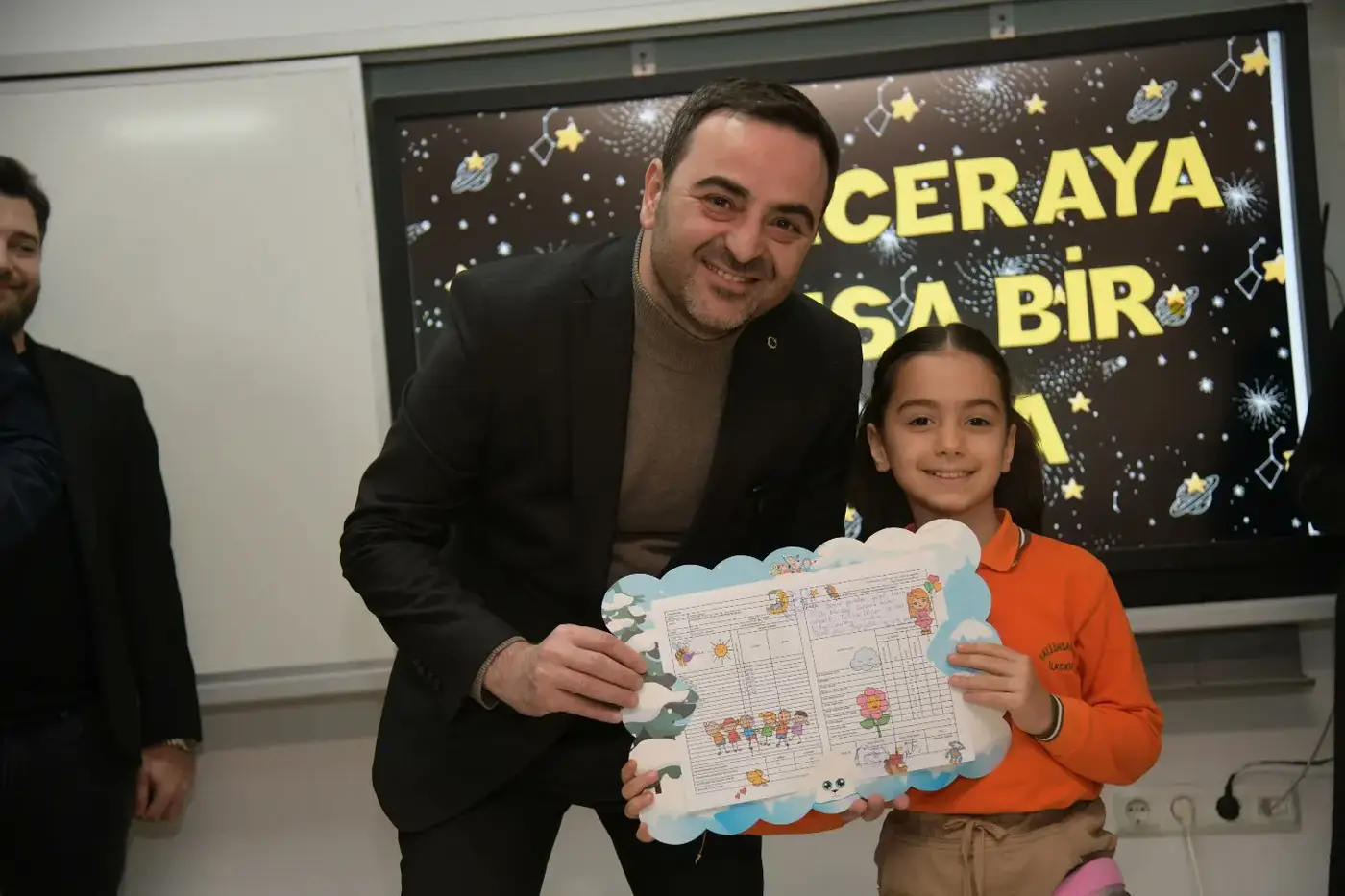 Başkan Özlü Öğrencilerin Karne Heyecanına Ortak Oldu