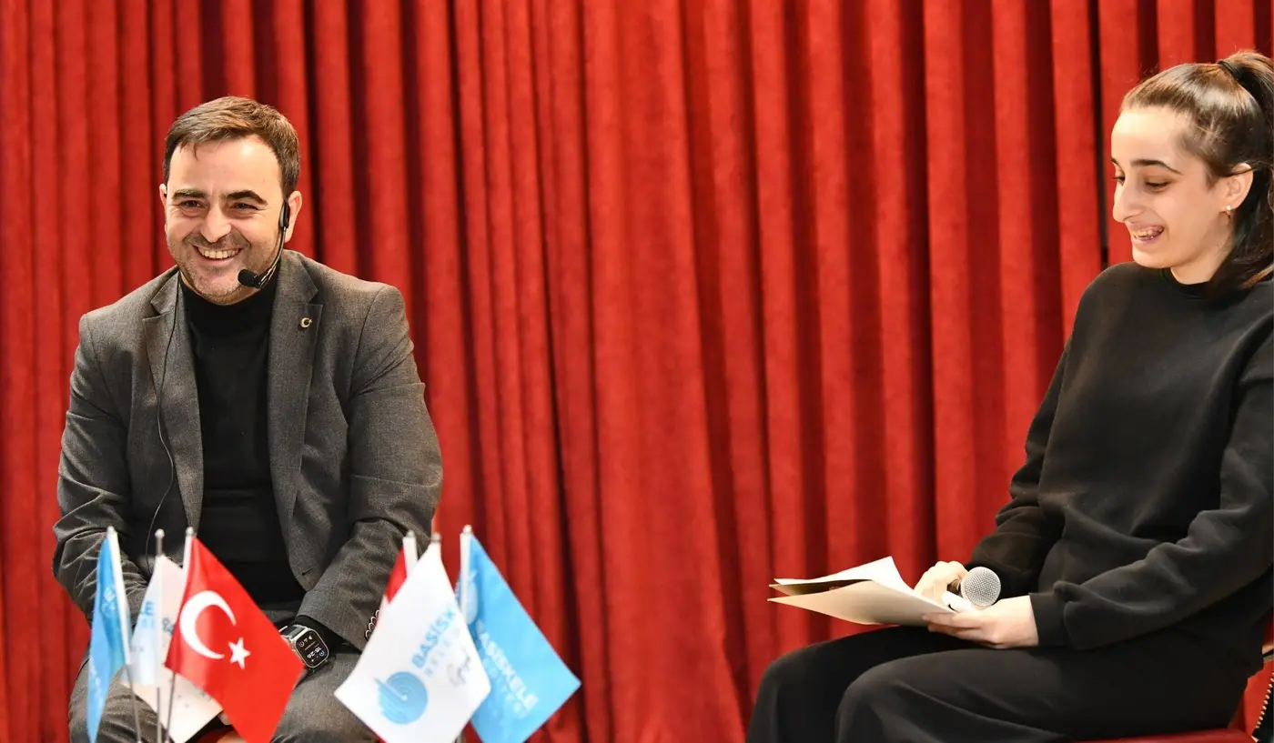 "Geleceğiniz İçin Bugünden Sağlam Adımlar Atmalısınız"